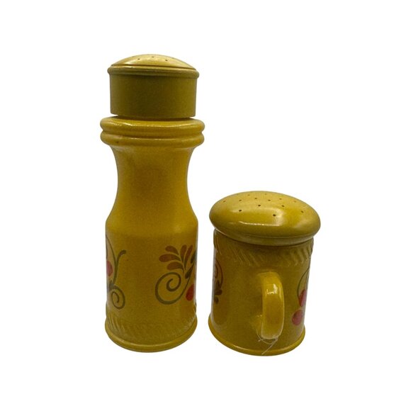 Avon Pennsylvania Dutch Moonwind Cologne & Powder Sachet Set Yellow - Picture 2 of 6